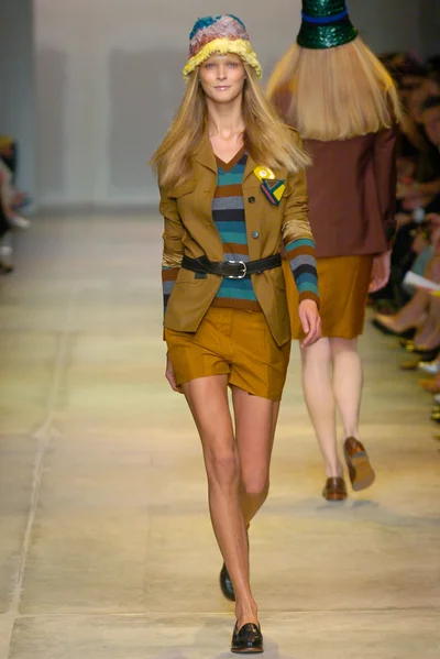 Look 2
